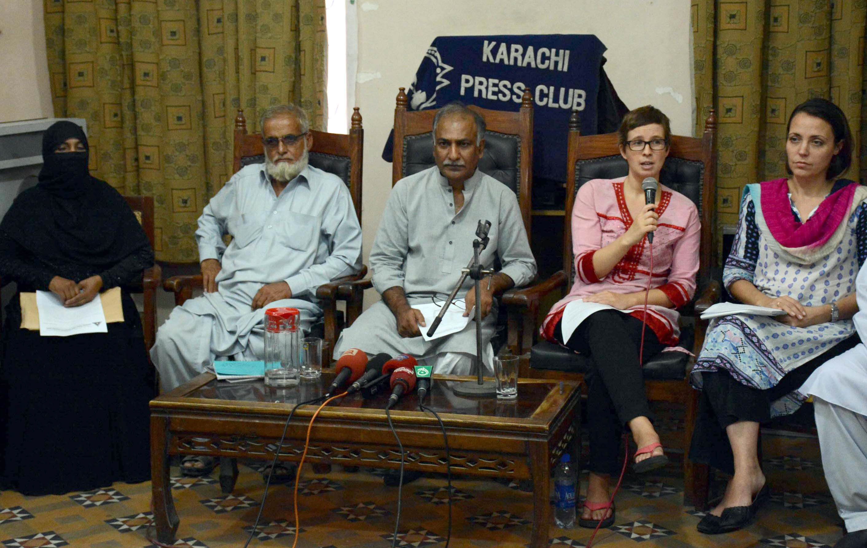 dr carolijn terwindt and dr miriam saage maass of the european centre for constitutional and human rights speaking at the press conference in karachi on october 27 2015 photo express mohammad azeem