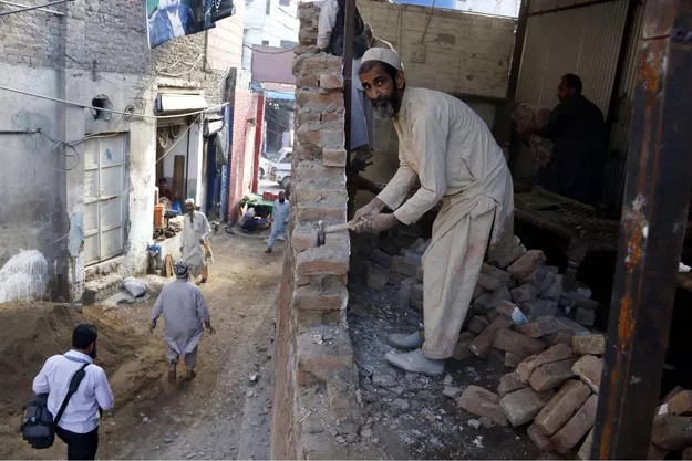 government officials fear relief efforts might be impeded by political tug of war photo online government officials fear relief efforts might be impeded by political tug of war photo online