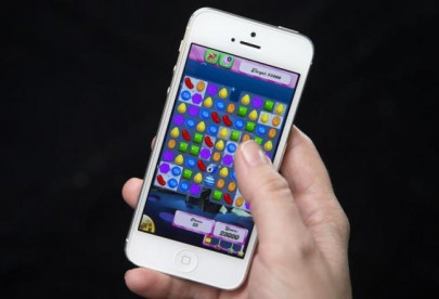 facebook ceo promises to crush candy crush invites
