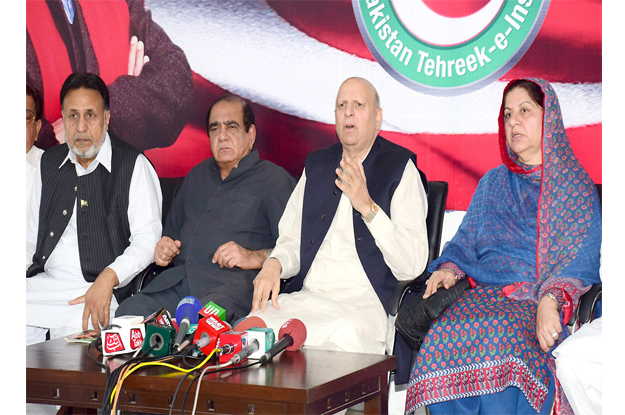 pakistah tehreek i insaf punjab organiser chauhdry sarwar addressing a press conference photo nni