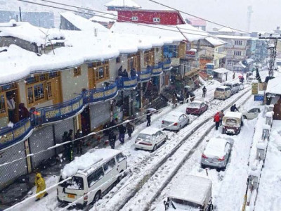 besar avalanche bodies of three missing cops recovered