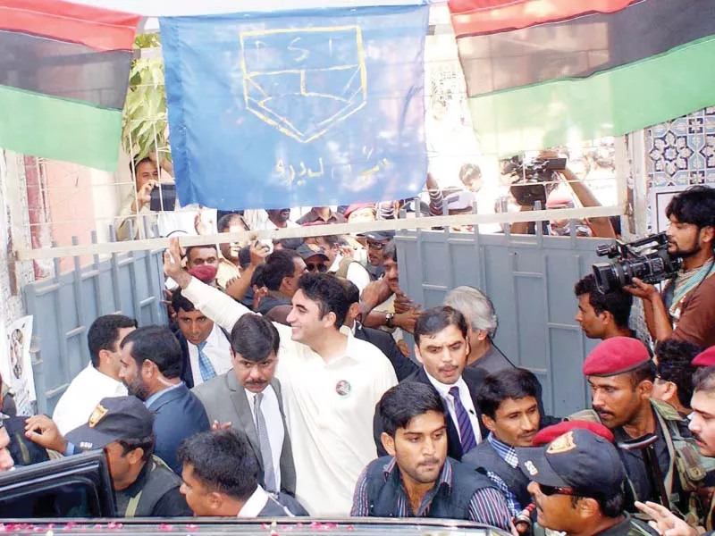 bilawal bhutto comes to cast vote photo express bilawal bhutto comes to cast vote photo express