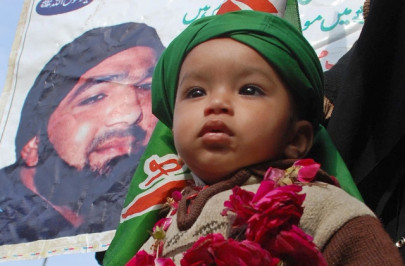 explaining the garlands for qadri