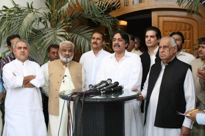 demanding justice pml f warns sindh govt of averse action if workers not compensated