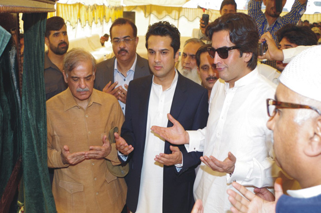 chief minister inaugurating development projects in rahim yar khan photo express