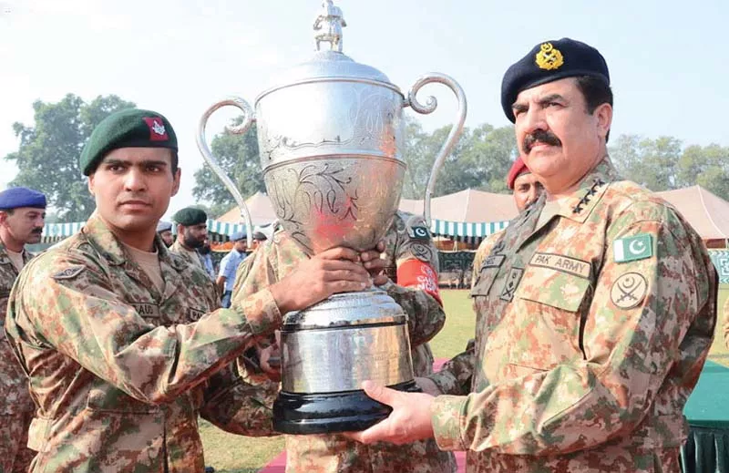 gen raheel sharif presents trophy to a winner photo inp gen raheel sharif presents trophy to a winner photo inp
