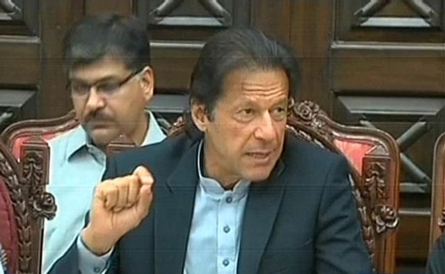 pakistan tehreek e insaf chairman imran khan holds a press conference in peshawar on november 3 2015 express news screengrab