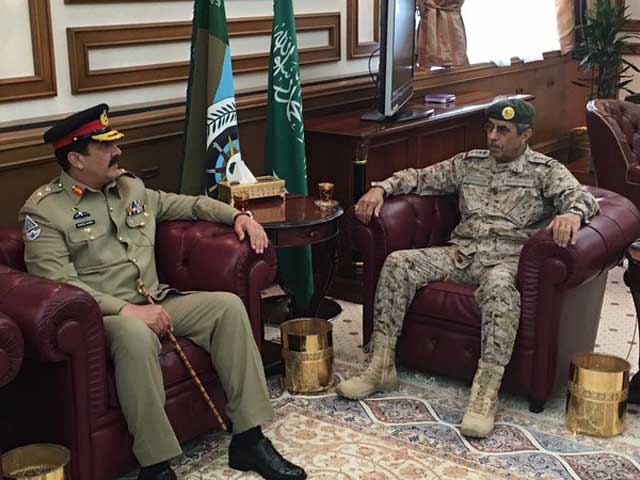 the army chief meeting saudi chief of general staff a reham bin saleh during a two day official visit to saudi arabia on november 2 2015 photo ispr