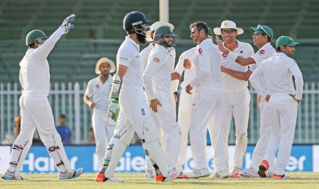 it was malik who provided pakistan s early breakthroughs trapping moeen ali 22 leg before and then bowled ian bell nought in successive overs photo reuters