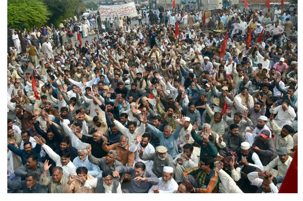 trade unions awp express solidarity with victims of factory collapse photo inp