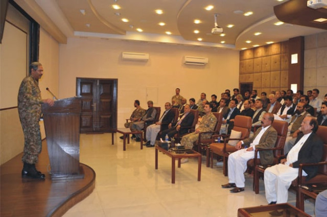 commander southern command lt gen aamer riaz photo express commander southern command lt gen aamer riaz photo express
