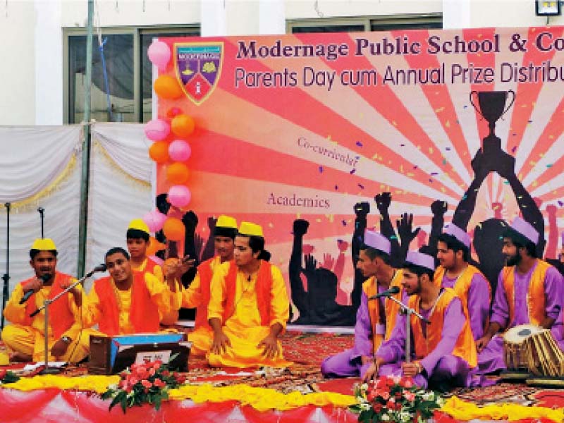 cultural shows at the award ceremony in abbottabad photo online