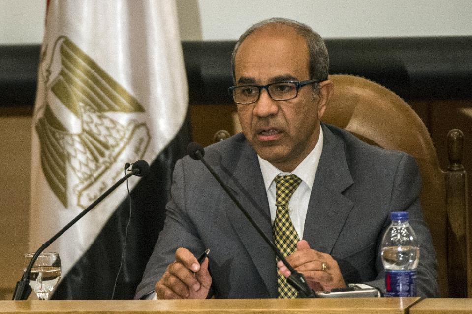 ayman el mokkadem the head of the team investigating the crash of the russian airliner speaks to the press at the ministry of civil aviation in cairo on november 7 2015 photo afp