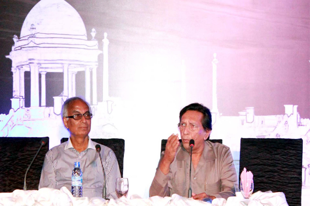 talat hussain addresses the third karachi conference photo ppi