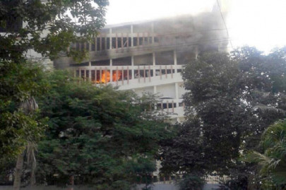 no casualties fire breaks out at sindh medical college no casualties fire breaks out at sindh medical college