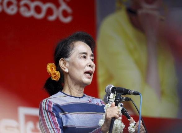 myanmar pro democracy leader aung san suu kyi gives a speech on voter education at the hopong township in shan state myanmar september 6 2015 photo reuters