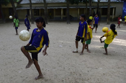 bangladeshi village girls bend it like beckham