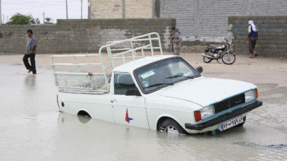 at least 8 killed in iran flash flooding