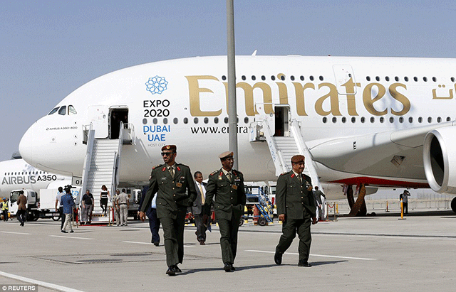 emirates unveils world s largest passenger plane