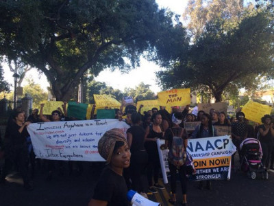 california college dean resigns after students protest bias