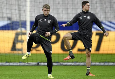 german football team switch hotels after bomb scare