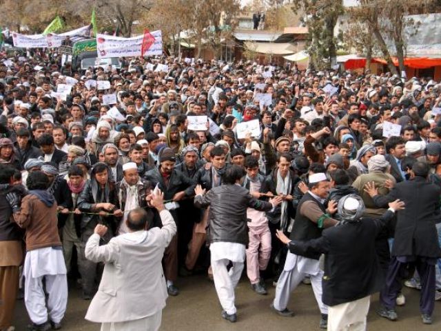 afghan men protest to condemn the killing of seven hazara ethnic minority that were kidnapped and killed by islamic state militants in ghazni province afghanistan november 10 2015 photo reuters