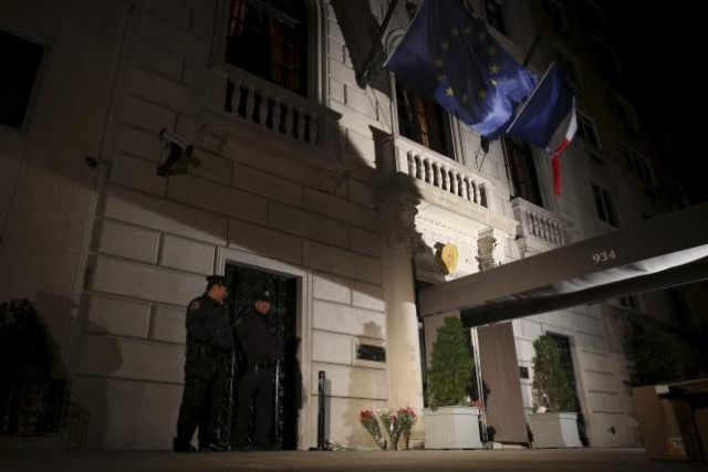 new york city police officers stand guard outside the consulate of france following the attacks in paris in the manhattan borough of new york november 13 2015 photo reuters new york city police officers stand guard outside the consulate of france following the attacks in paris in the manhattan borough of new york november 13 2015 photo reuters