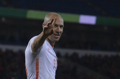 robben sinks wales as holland bounce back