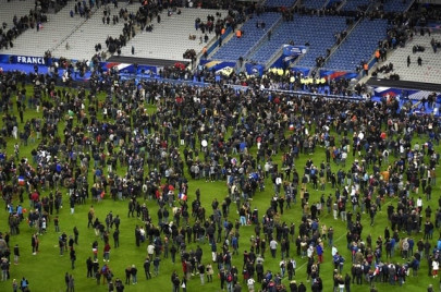 shock horror for 80 000 fans at stade de france shock horror for 80 000 fans at stade de france