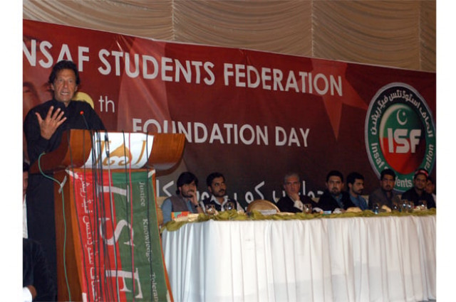 pakistan tehreek e insaf pti chief imran khan addressing isf convention photo express pakistan tehreek e insaf pti chief imran khan addressing isf convention photo express