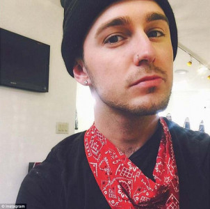 new york cab driver breaks into tears after passenger speaks out against islamopohbia new york cab driver breaks into tears after passenger speaks out against islamopohbia