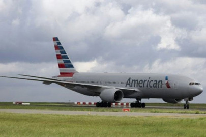 us airlines keep normal paris service after attacks