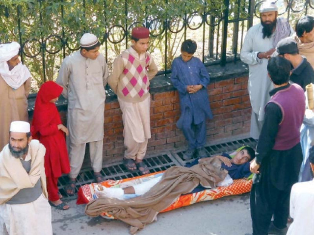 patients from across khyber pakhtunkhwa and tribal belt suffer due to the strike at lady reading hospital photo inp patients from across khyber pakhtunkhwa and tribal belt suffer due to the strike at lady reading hospital photo inp