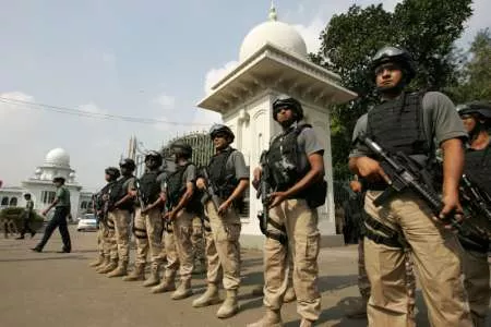 a file photo of security personnel standing guard outside bangladesh 039 s supreme court photo reuters a file photo of security personnel standing guard outside bangladesh 039 s supreme court photo reuters