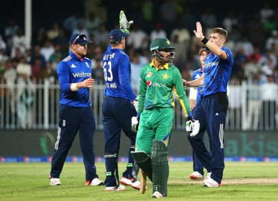 waqar younis should be replaced as pakistan head coach javed miandad