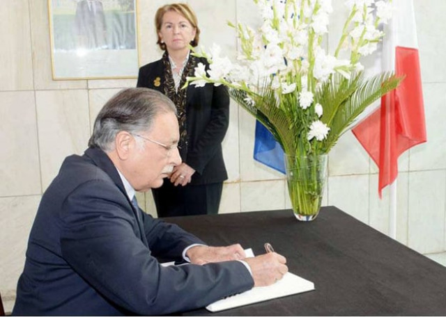 senator pervaiz rashid visits french embassy to convey condolences on paris tragedy photo inp senator pervaiz rashid visits french embassy to convey condolences on paris tragedy photo inp