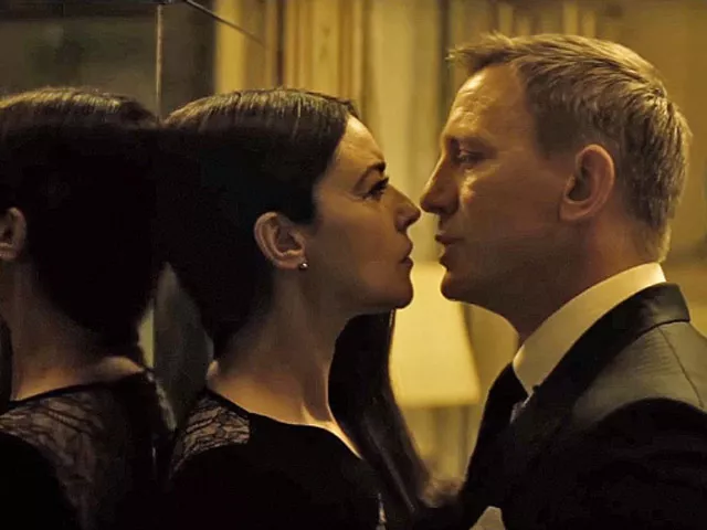 india 039 s censors have reined in bond 039 s famously lusty romantic life by cutting two passionate embrace scenes photo ew india 039 s censors have reined in bond 039 s famously lusty romantic life by cutting two passionate embrace scenes photo ew