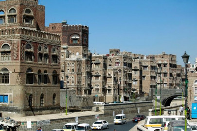 oman evacuates three americans from yemen ministry