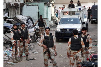 caught in crossfire elderly man killed in shoot out between lyari gangs