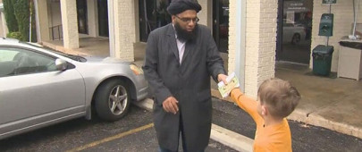seven year old donates 20 in savings to vandalised mosque in texas