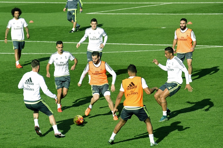 real madrid players take part in a training session at valdebebas sport city in madrid on november 20 2015 on the eve their spanish league footbal match 039 el clasico 039 real madrid vs fc barcelona photo afp