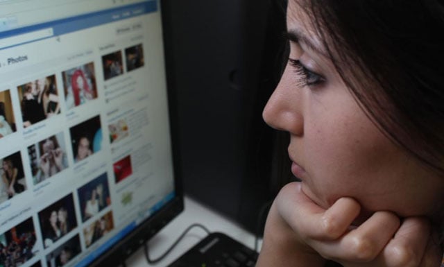 facebook can have positive and negative effects on the levels of a common stress hormone in teenagers photo blogspot