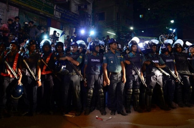 bangladeshi police officers stand guard in dhaka 039 s central jail on november 22 2015 where bangladeshi nationalist party leader salahuddin quader chowdhury and jamaat e islami secretary general ali ahsan mohammad mujahid were executed for war crimes photo afp bangladeshi police officers stand guard in dhaka 039 s central jail on november 22 2015 where bangladeshi nationalist party leader salahuddin quader chowdhury and jamaat e islami secretary general ali ahsan mohammad mujahid were executed for war crimes photo afp