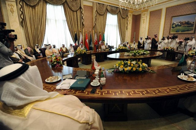 the gulf foreign ministers take part in a meeting to discuss the war in yemen on april 30 2015 photo afp