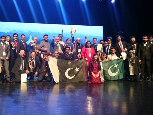 pakistani team after winning awards at apicta 2015 photo courtesy apicta