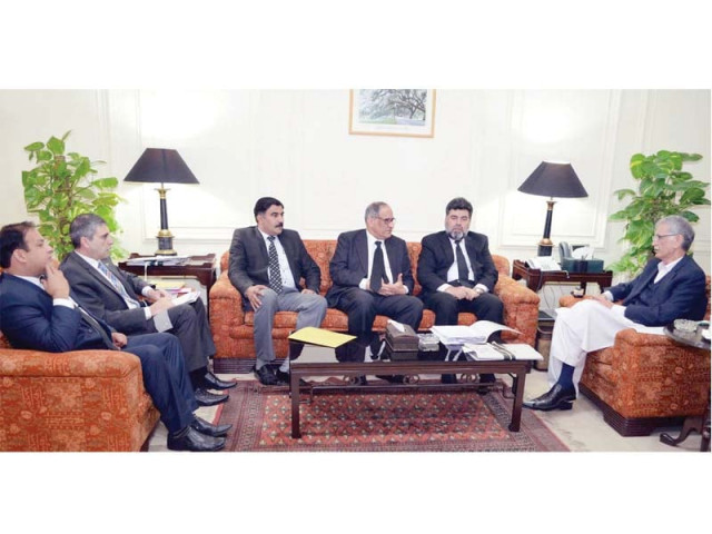 chief minister pervez khattak chairing a meeting photo online chief minister pervez khattak chairing a meeting photo online