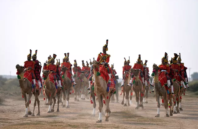 a haunting peal reminiscent of the scottish highlands reverberates across pakistan 039 s inhospitable cholistan desert as what is believed to be the world 039 s only camel mounted military bagpipe band marches noses in the air photo afp a haunting peal reminiscent of the scottish highlands reverberates across pakistan 039 s inhospitable cholistan desert as what is believed to be the world 039 s only camel mounted military bagpipe band marches noses in the air photo afp