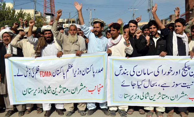 idps hold protest in favour of their demands photo inp idps hold protest in favour of their demands photo inp