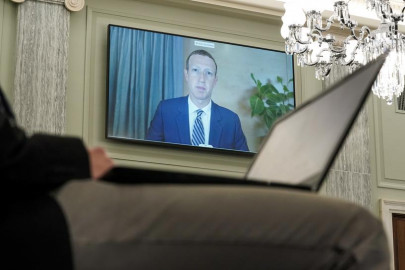 who the hell elected you us senate tech hearing becomes political showdown