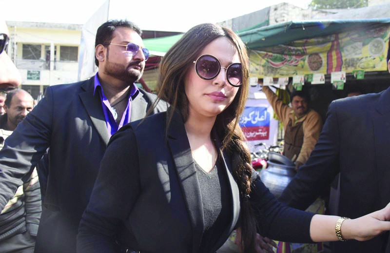 supermodel ayyan ali leaves after a court hearing photo inp